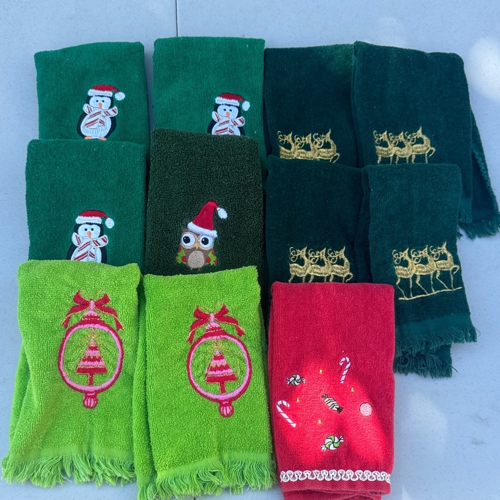 Vintage Festive Hand Towel Set - Green and Red